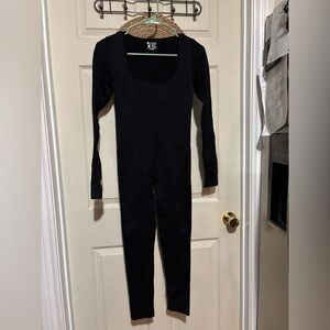 OQQ Women's Black Long sleeve ribbed bodysuit size S